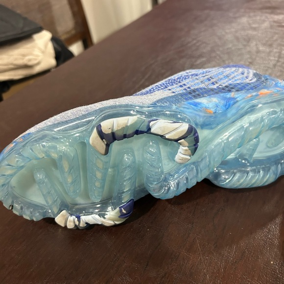 Nike men’s Sneakers in Blue and Gray. Fly knit! - Picture 5 of 9